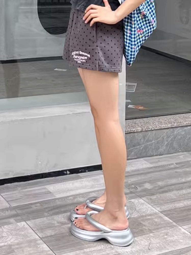 プラットフリップフロップサンダル