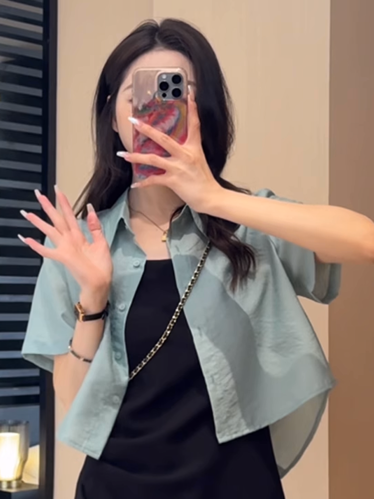 バックスリットショートシャツ