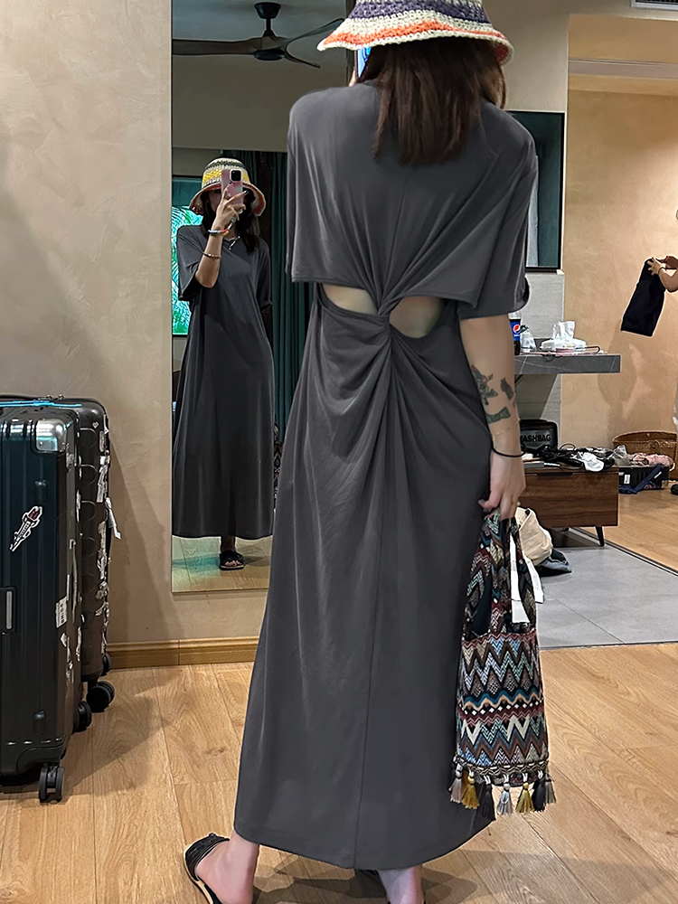 バックオープンドレープワンピース