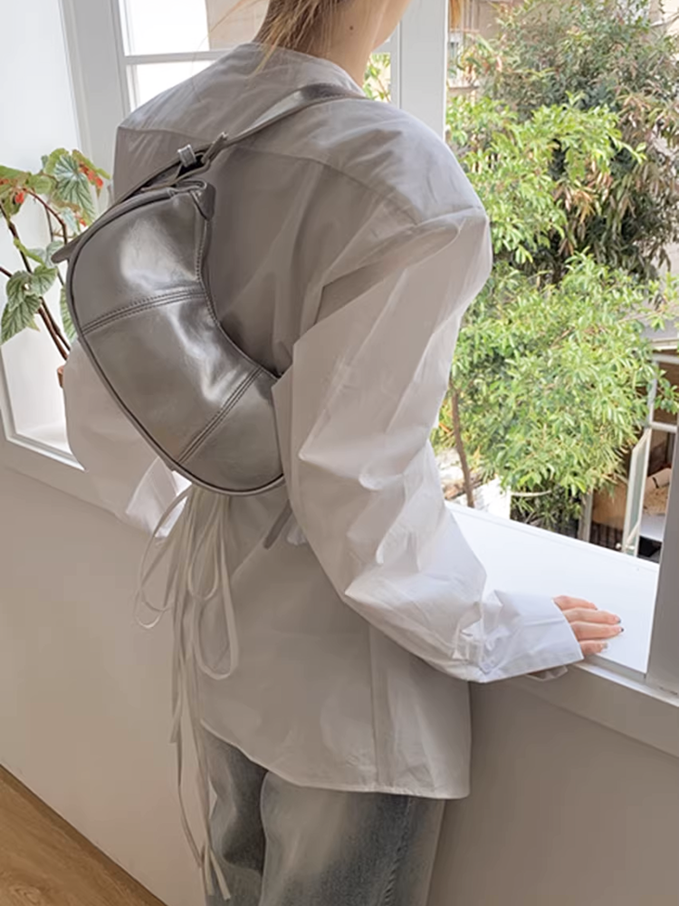 シルバークロスボディバッグ
