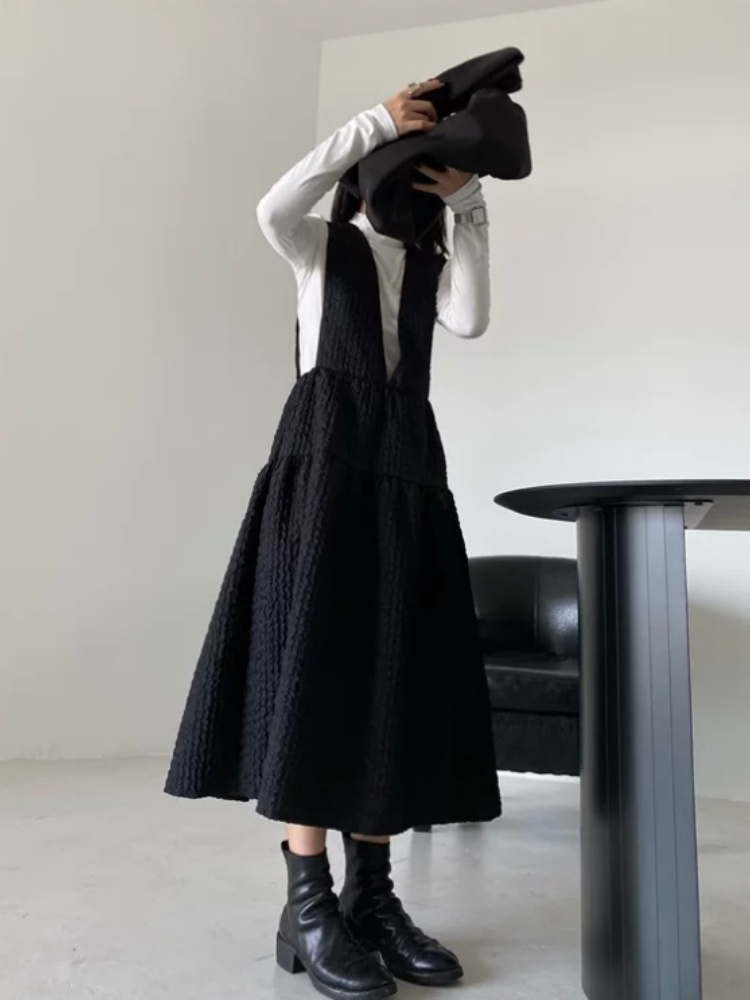 Vネックサスペンダースカート